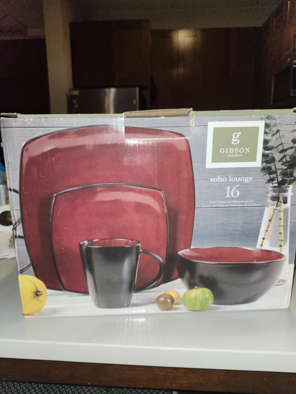 Gibson Soho Lounge Red and Black 16-Piece Dinnerware Set